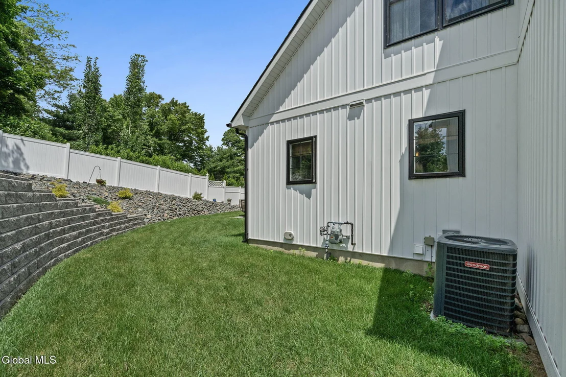 Photo of 1 Londonderry Way