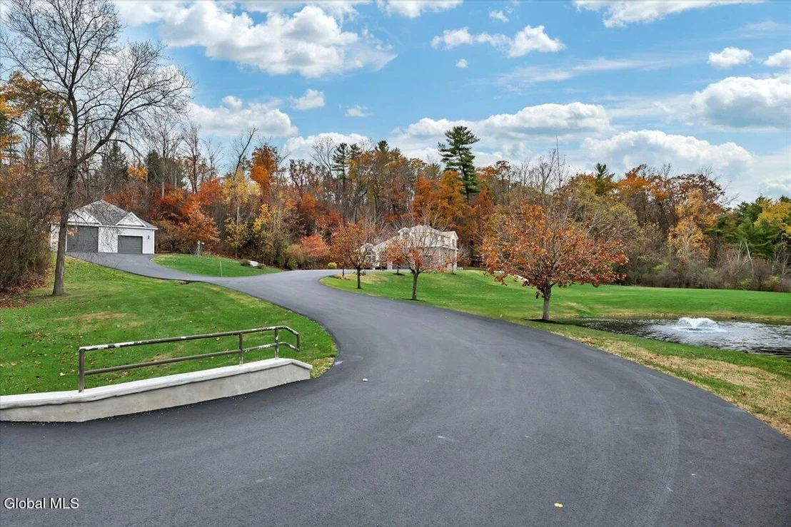 Photo of 1306 Putnam Road