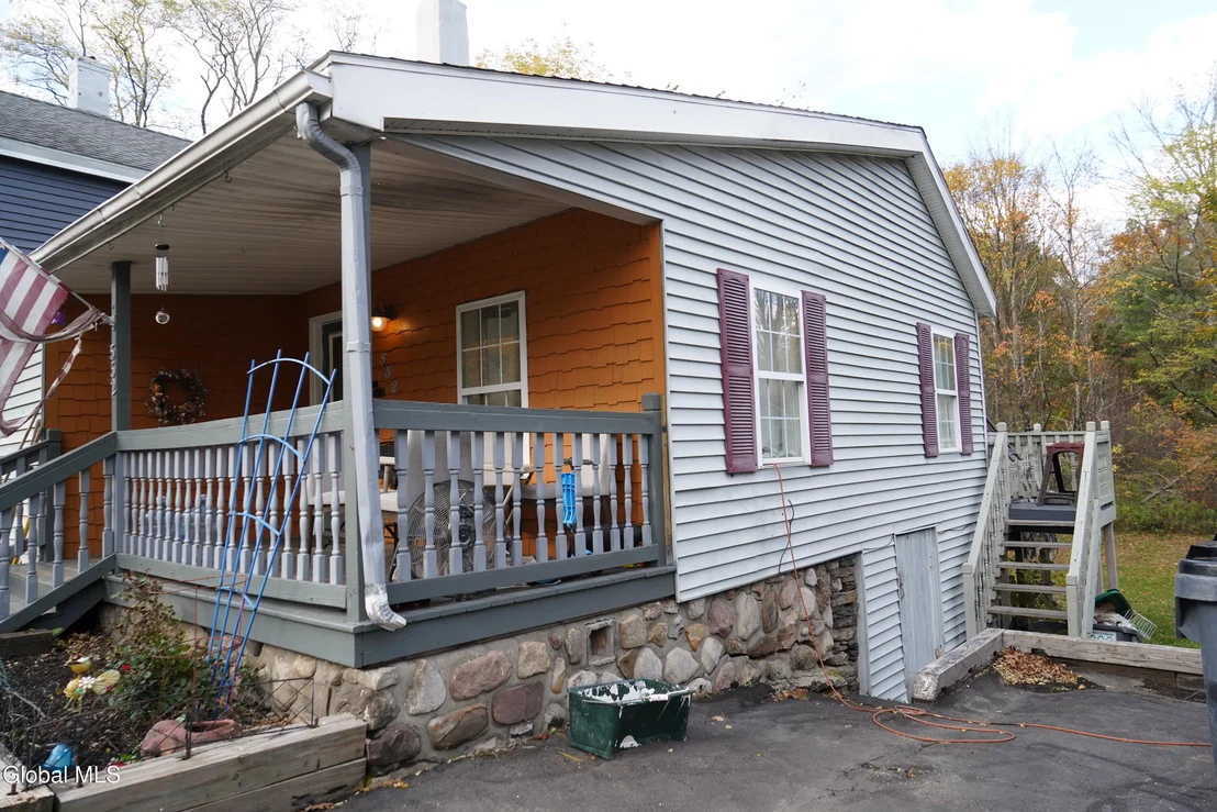 Photo of 552 Mountain Avenue