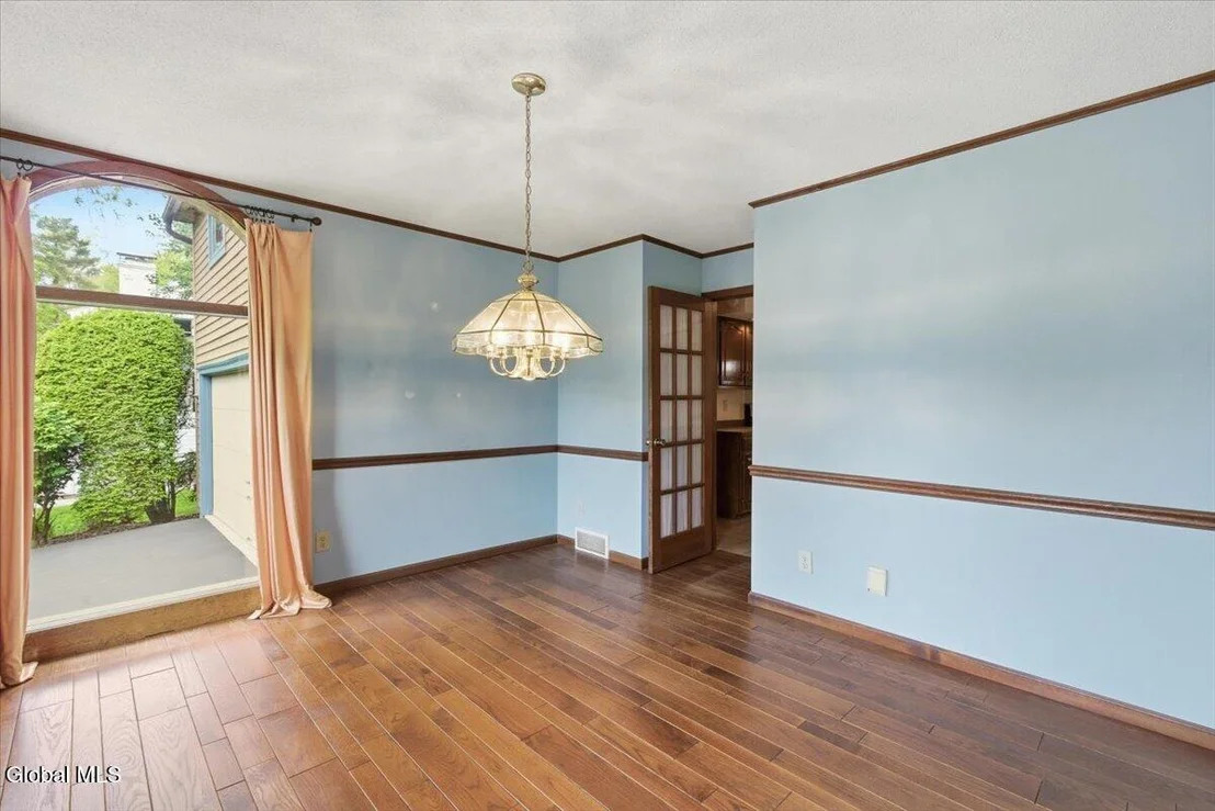 Photo of 908 Mohegan Road