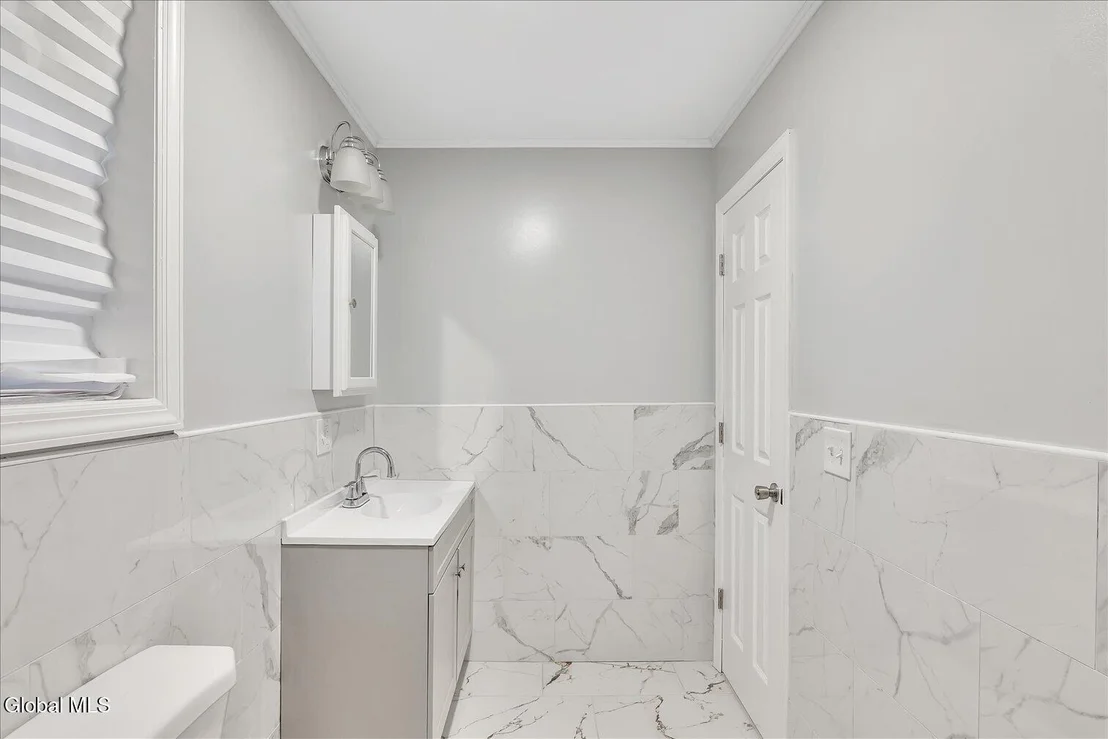 Photo of 27 Robinson Street