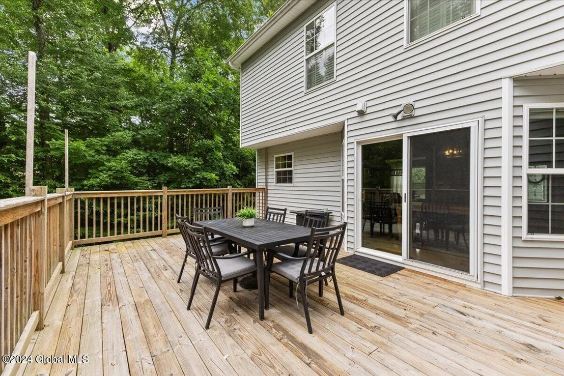 Photo of 927 Mac Arthur Drive