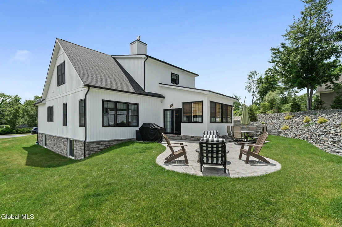 Photo of 1 Londonderry Way