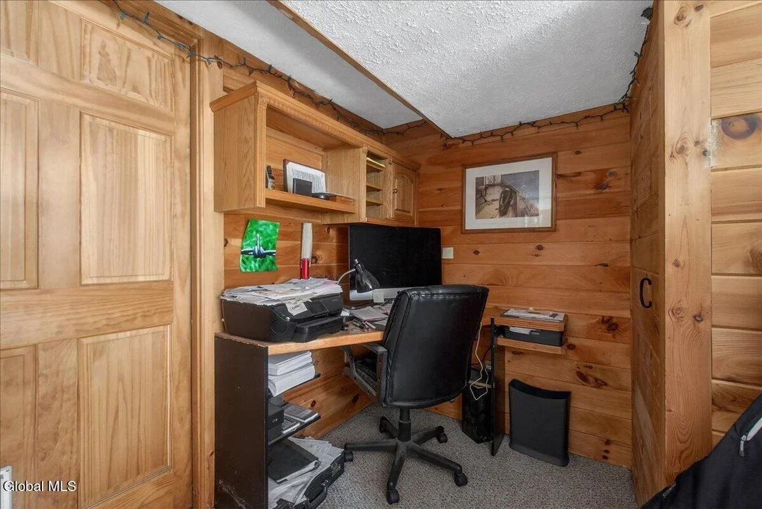 Photo of 221 Droms Road