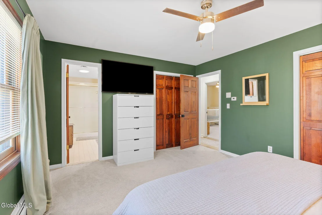 Photo of 19 Crown Point