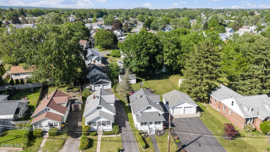 Photo of 370 Princetown Road