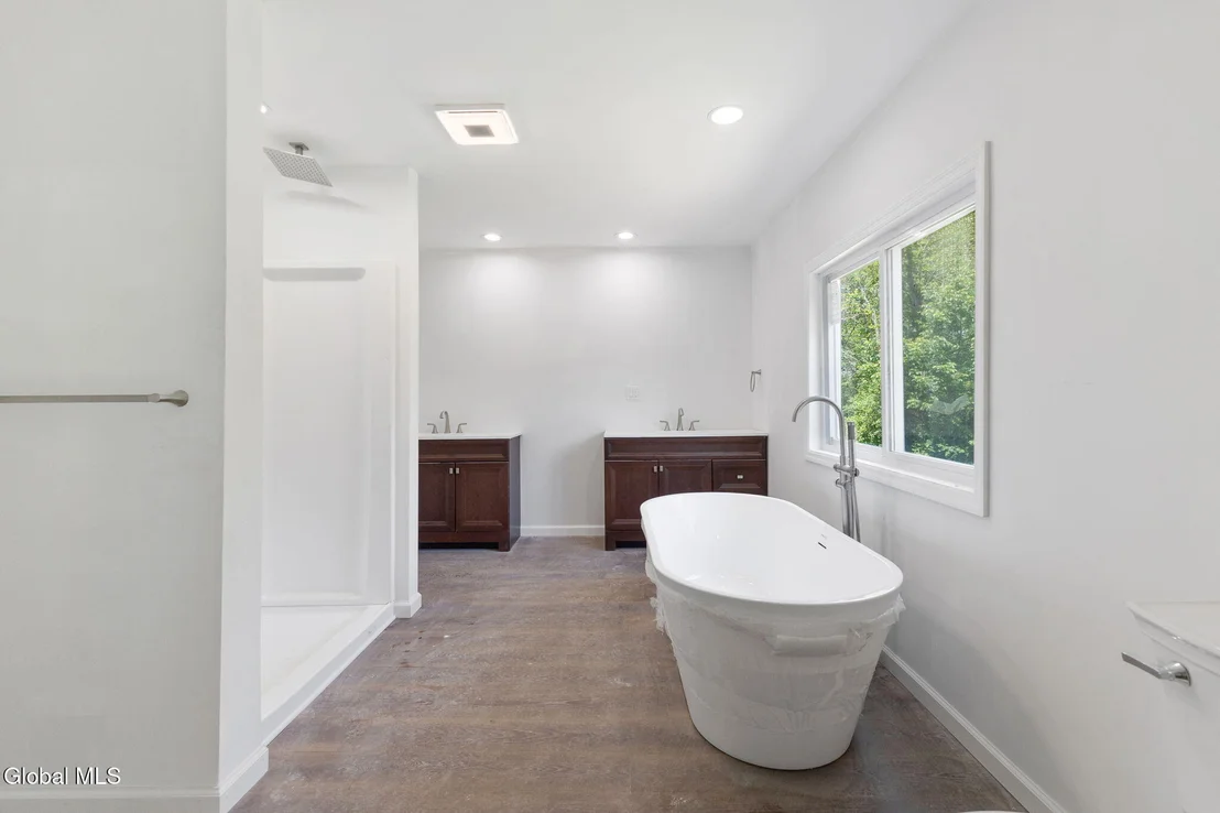 Photo of 5 White Road