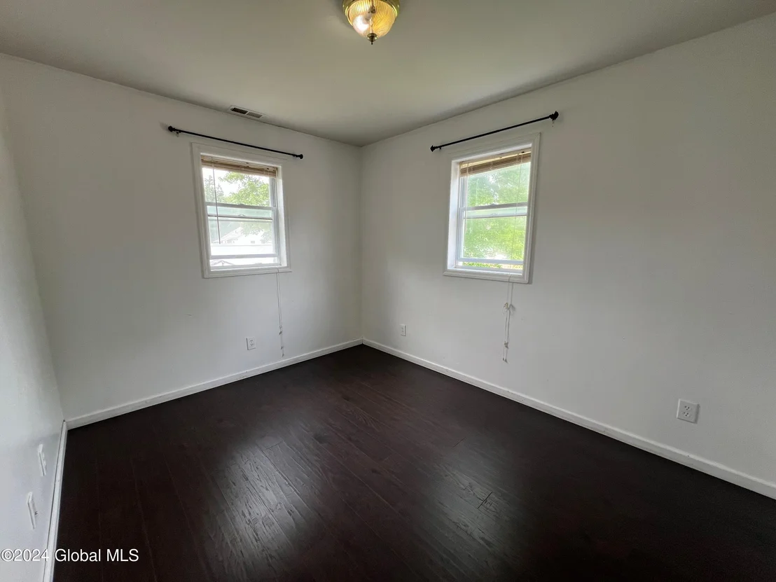 Photo of 313 Chiswell Road