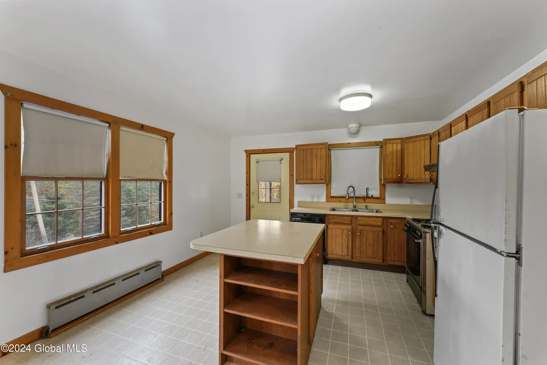 Photo of 680 Taborton Road