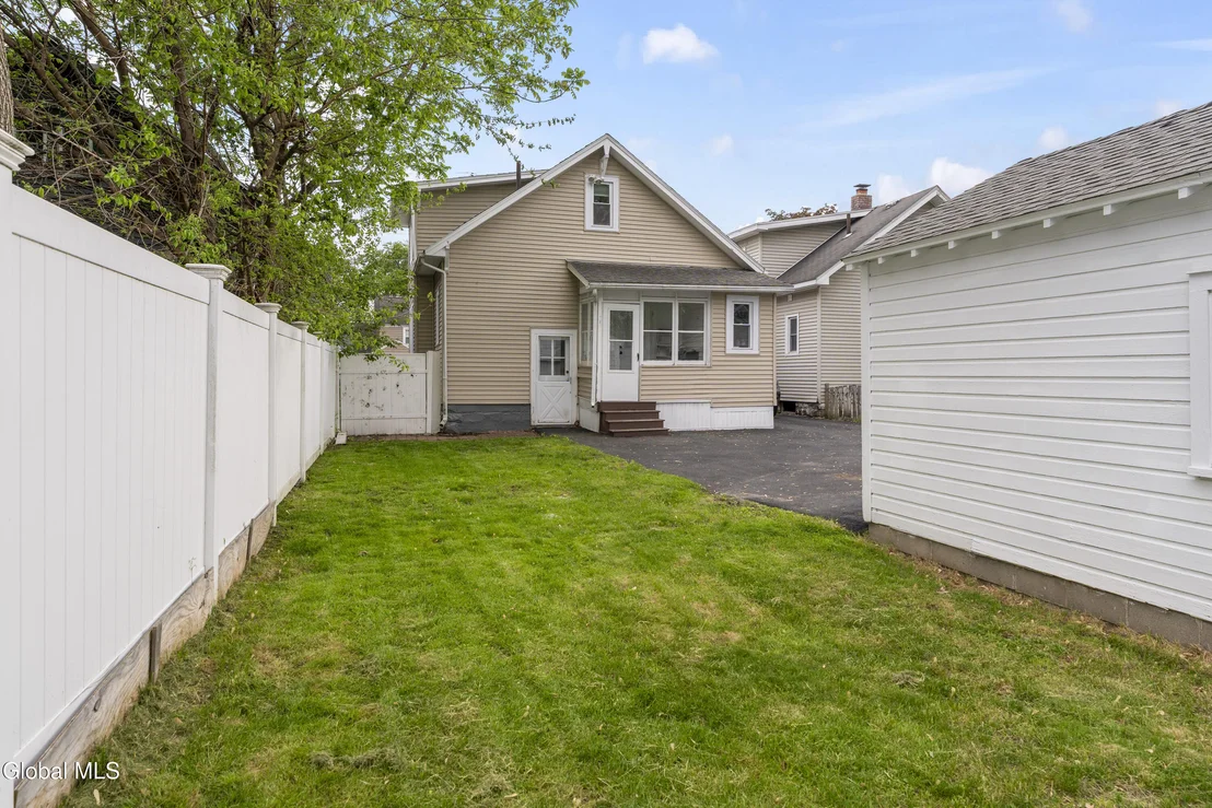 Photo of 106 Lark Street