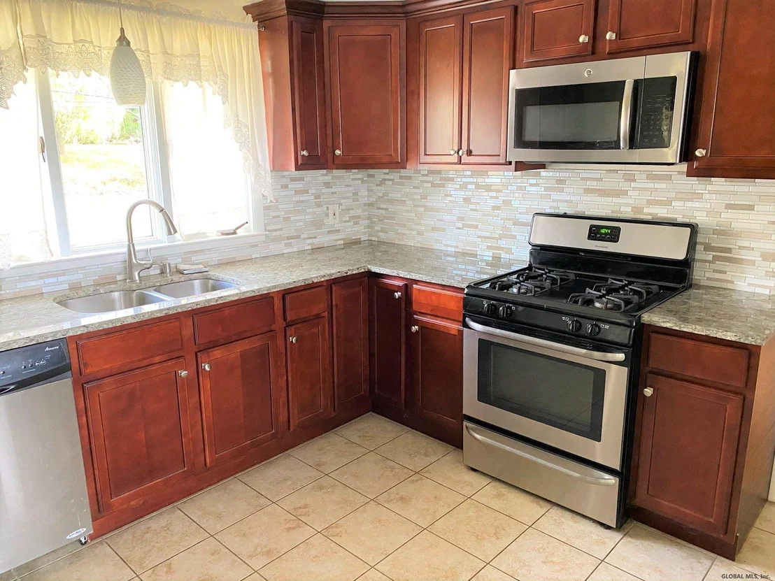 Photo of 120 SHAKER Road