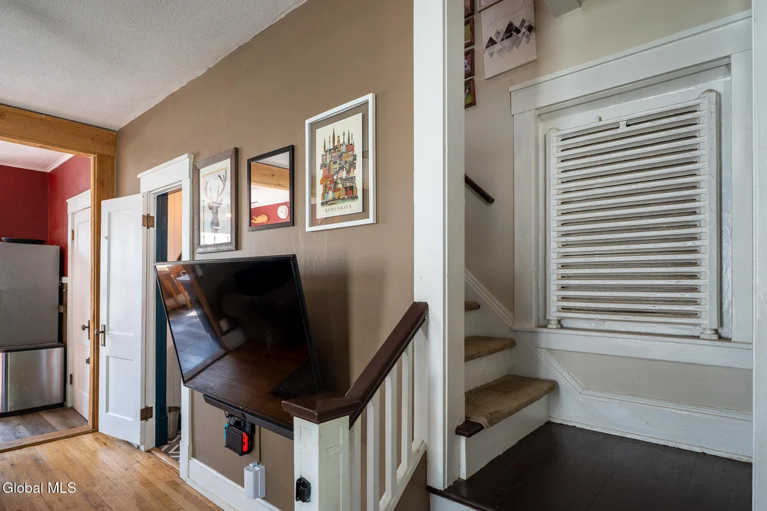 Photo of 20 Forest Avenue