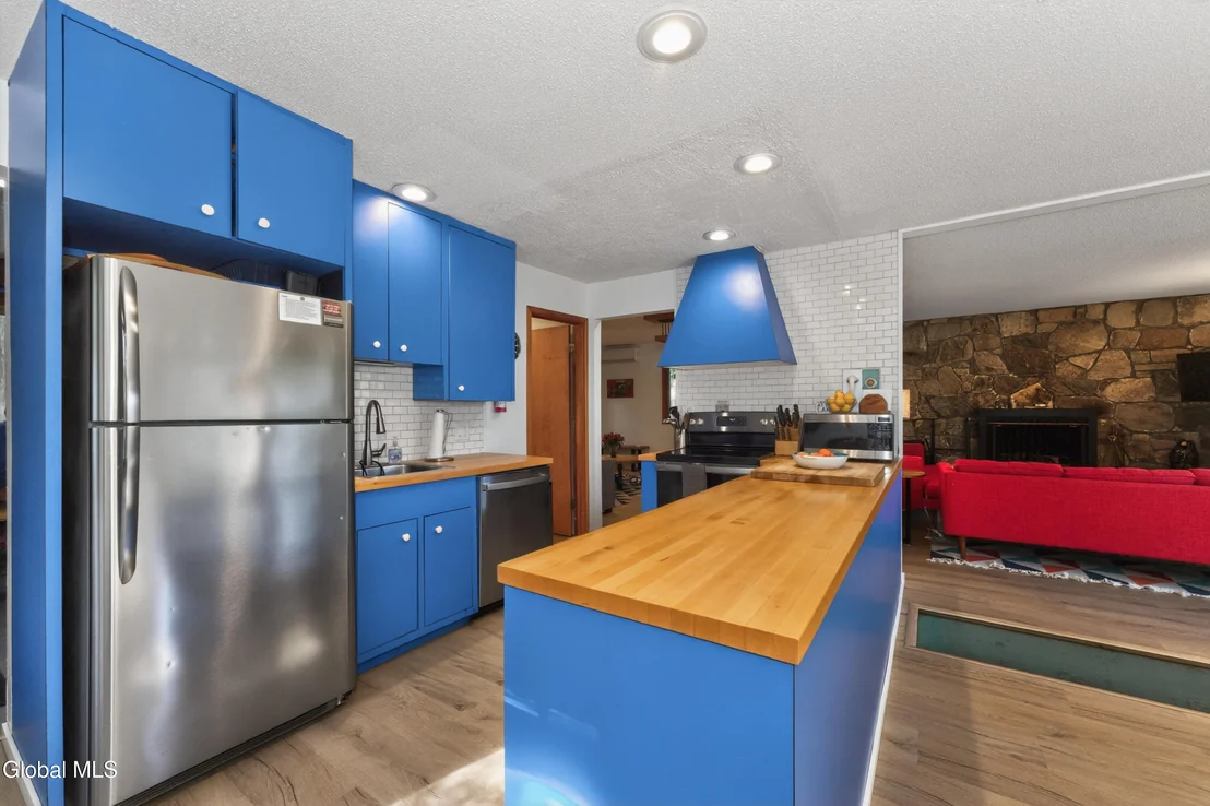 Photo of 55 Lakeview Drive