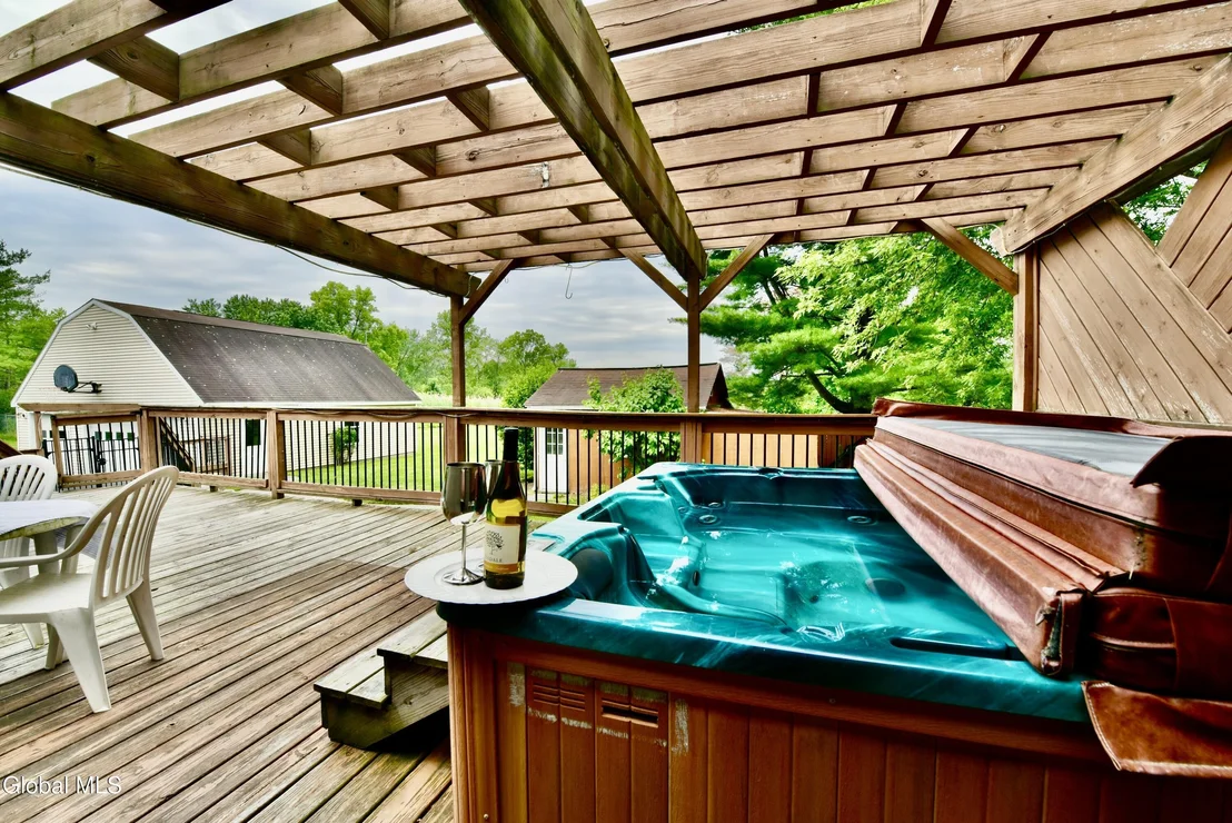 Photo of 87 Lasher Road