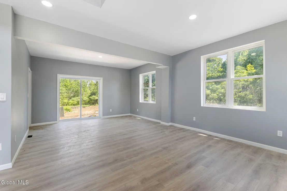 Photo of 5 White Road