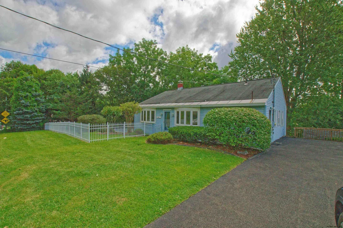 Photo of 3252 TIBBITS Avenue