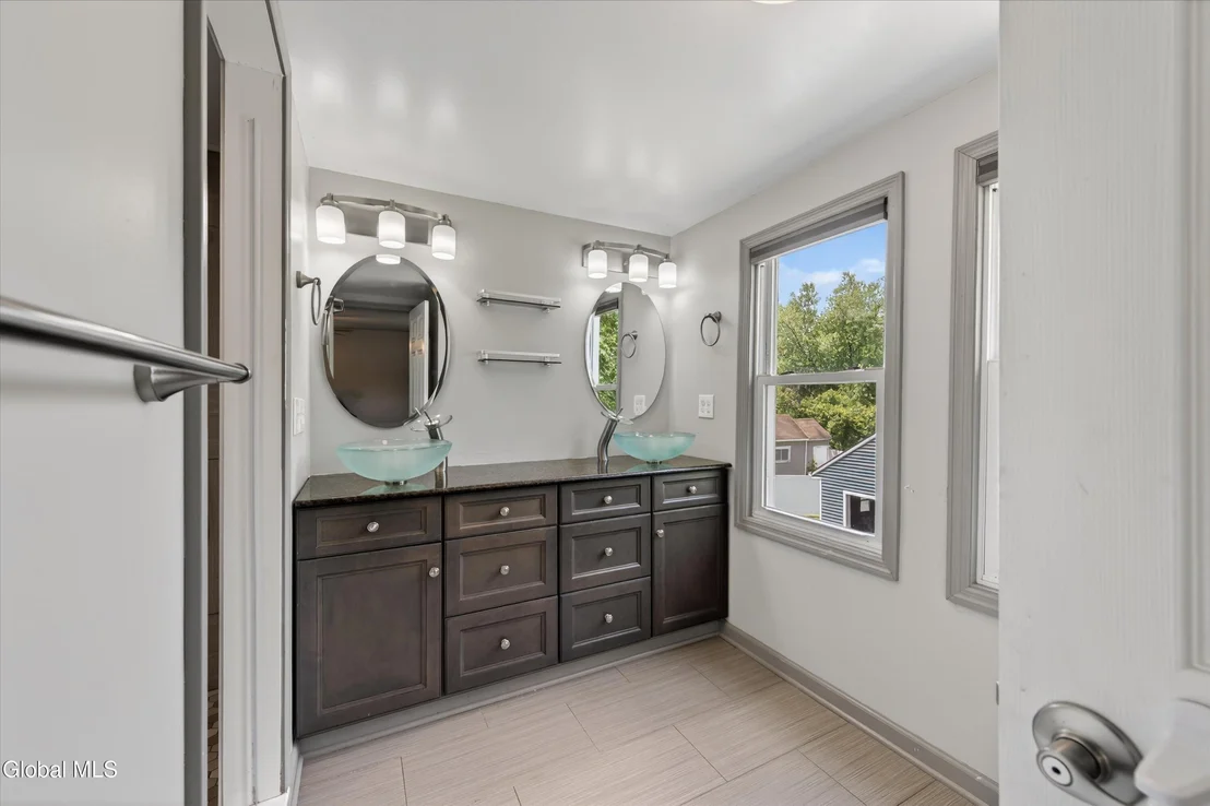 Photo of 162 Clamsteam Road
