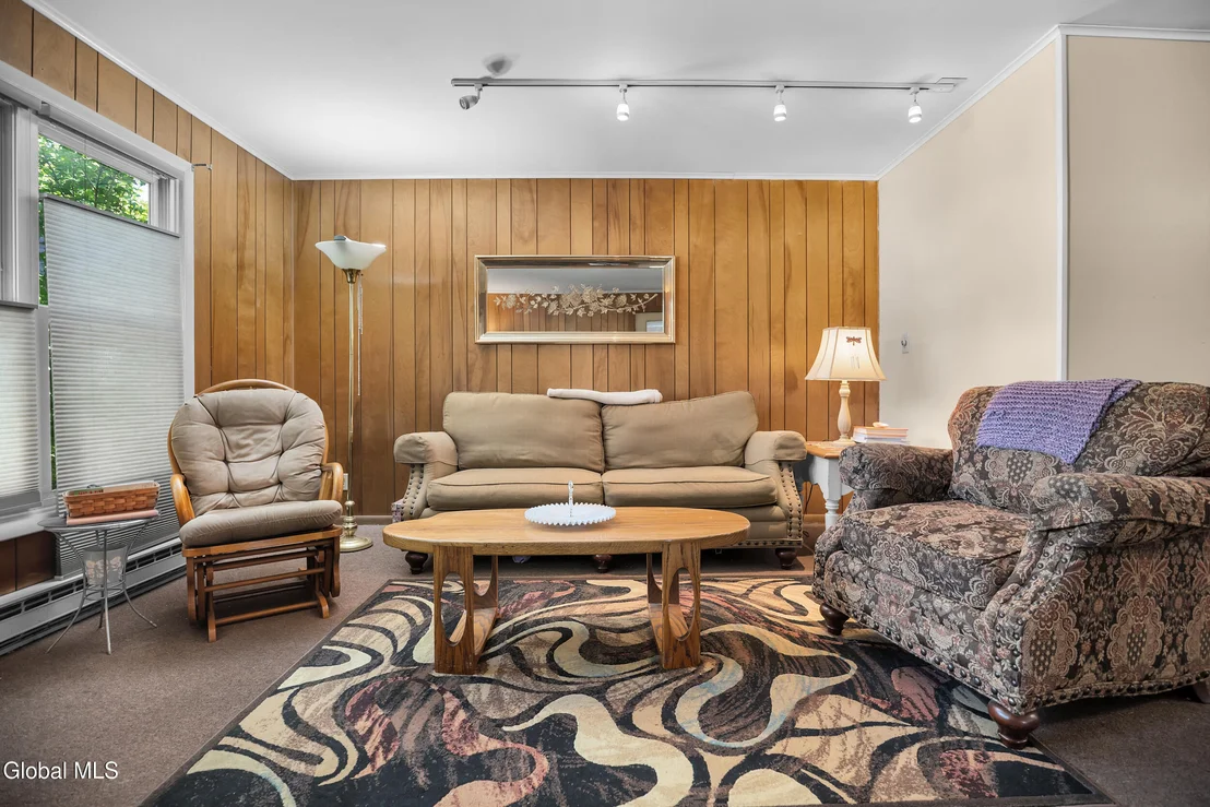 Photo of 820 Central Parkway