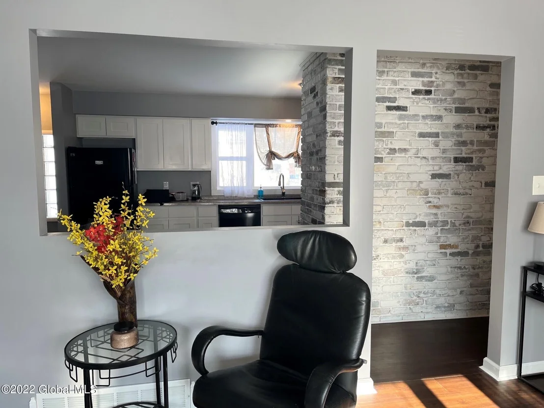 Photo of 1393 Kingston Ave