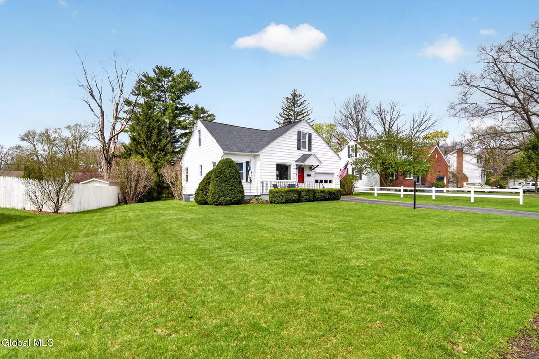 Photo of 32 Puritan Drive