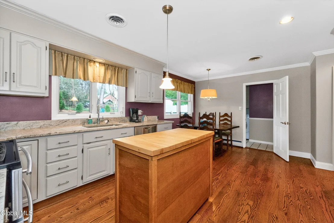 Photo of 7 N Maple Lane