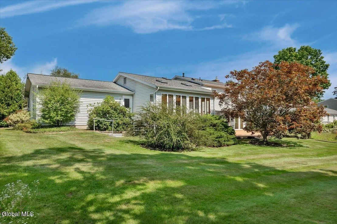 Photo of 109 Oakwood Drive