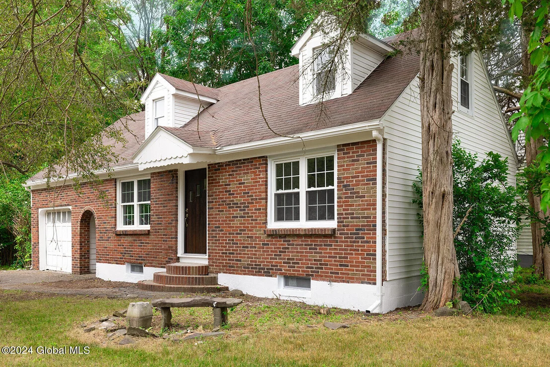 Photo of 1025 Peter Road