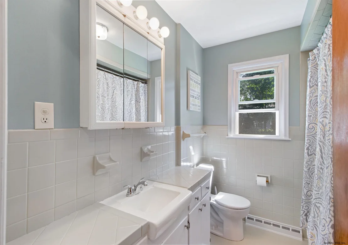 Photo of 2158 RIVER Road