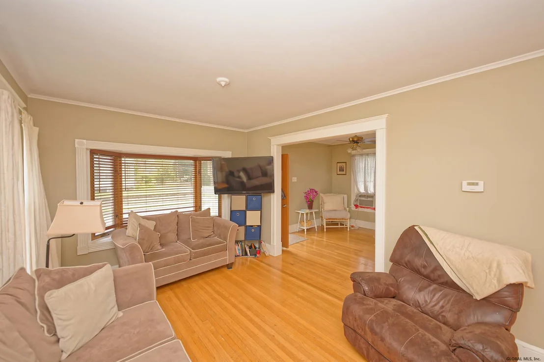 Photo of 115 1ST Street