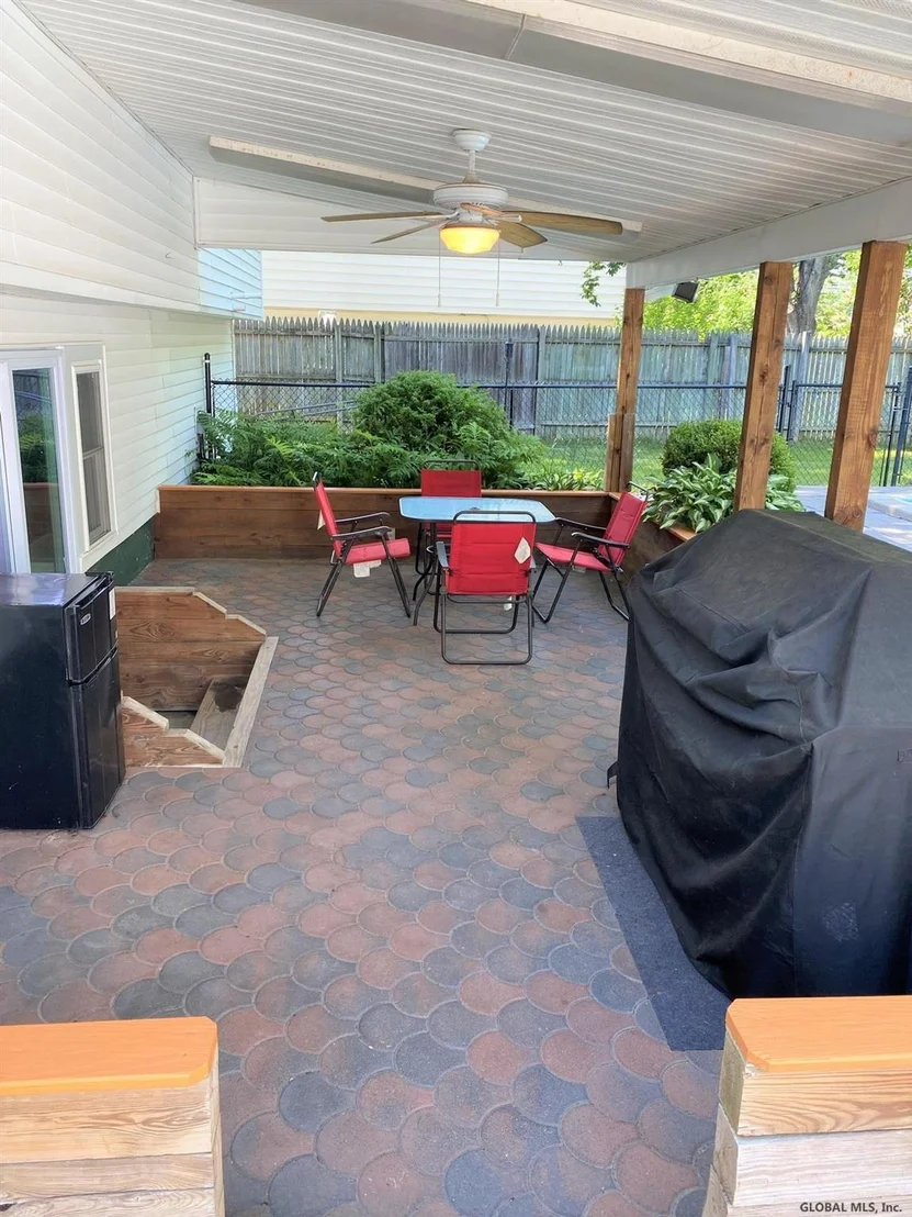 Photo of 4 JEAN Place