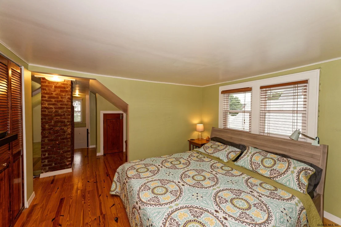 Photo of 308 SANDERS Avenue