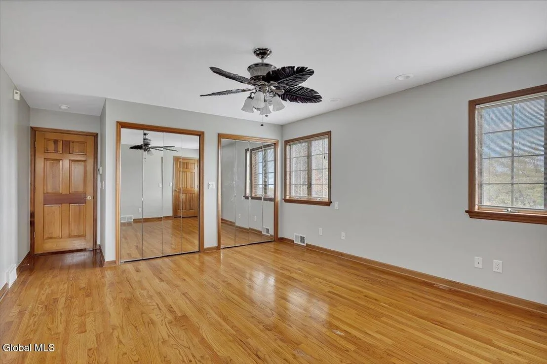 Photo of 1306 Putnam Road