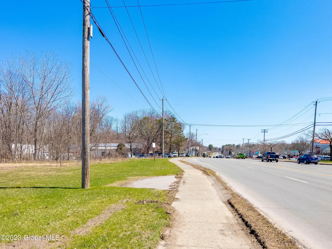 Photo of 957 Troy-Schenectady Road