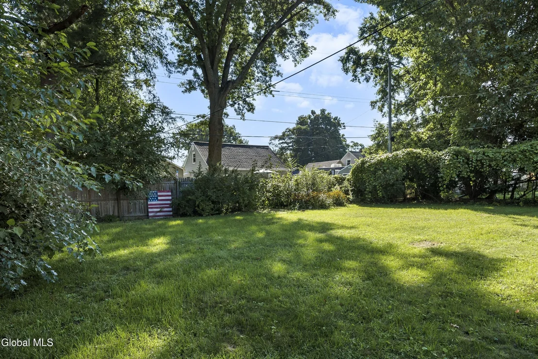 Photo of 1083 Inner Drive