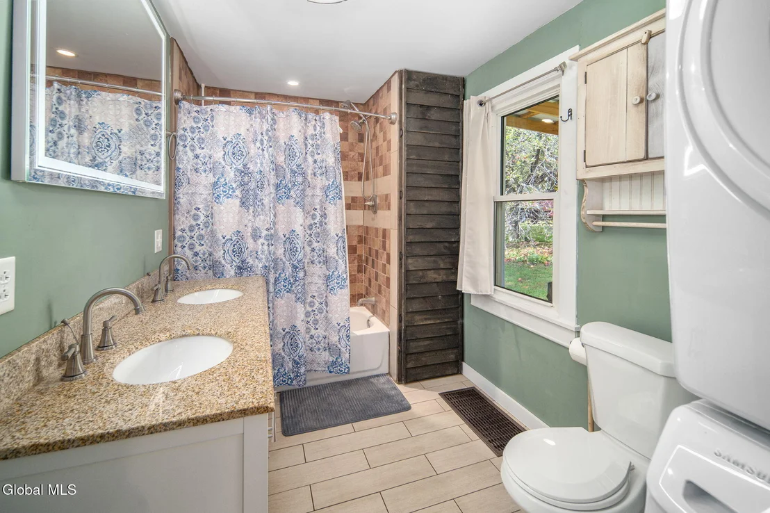 Photo of 223 Grovenors Corners Road