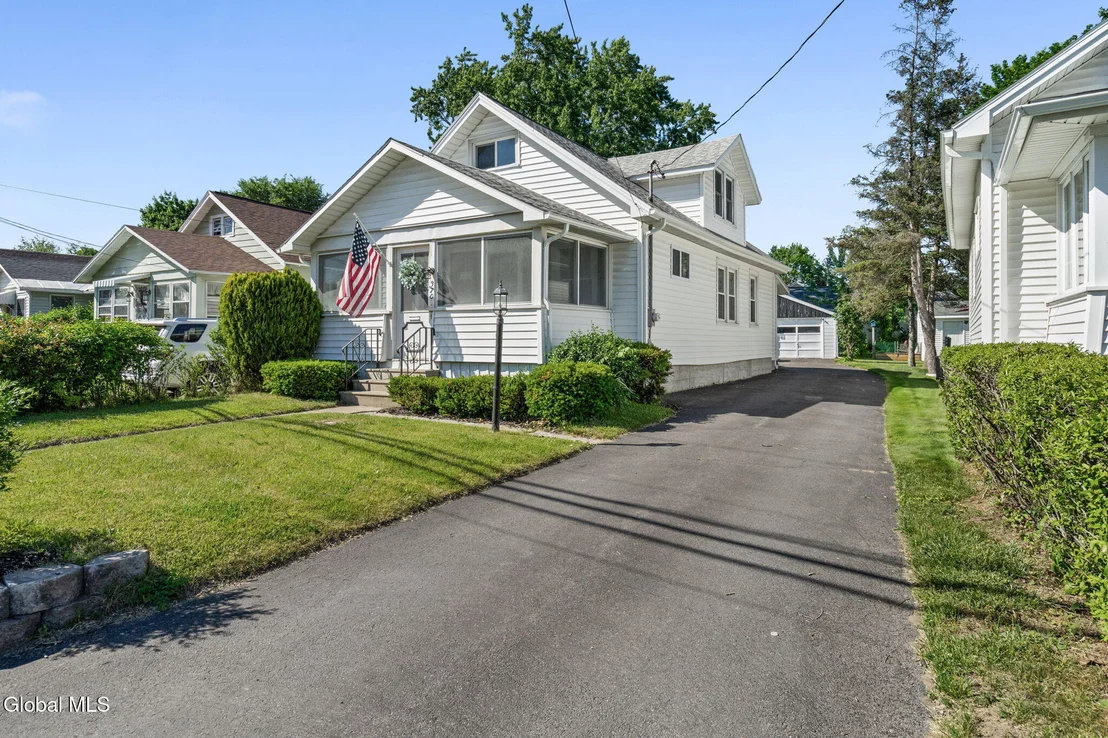 Photo of 370 Princetown Road