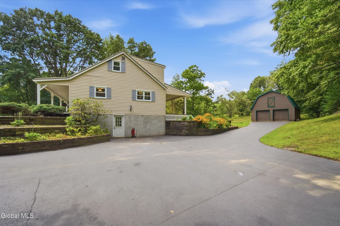 Photo of 1108 North Road