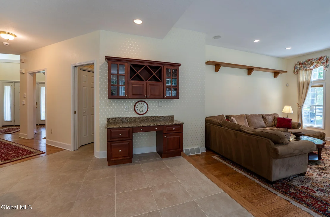 Photo of 10 Whitestone Way