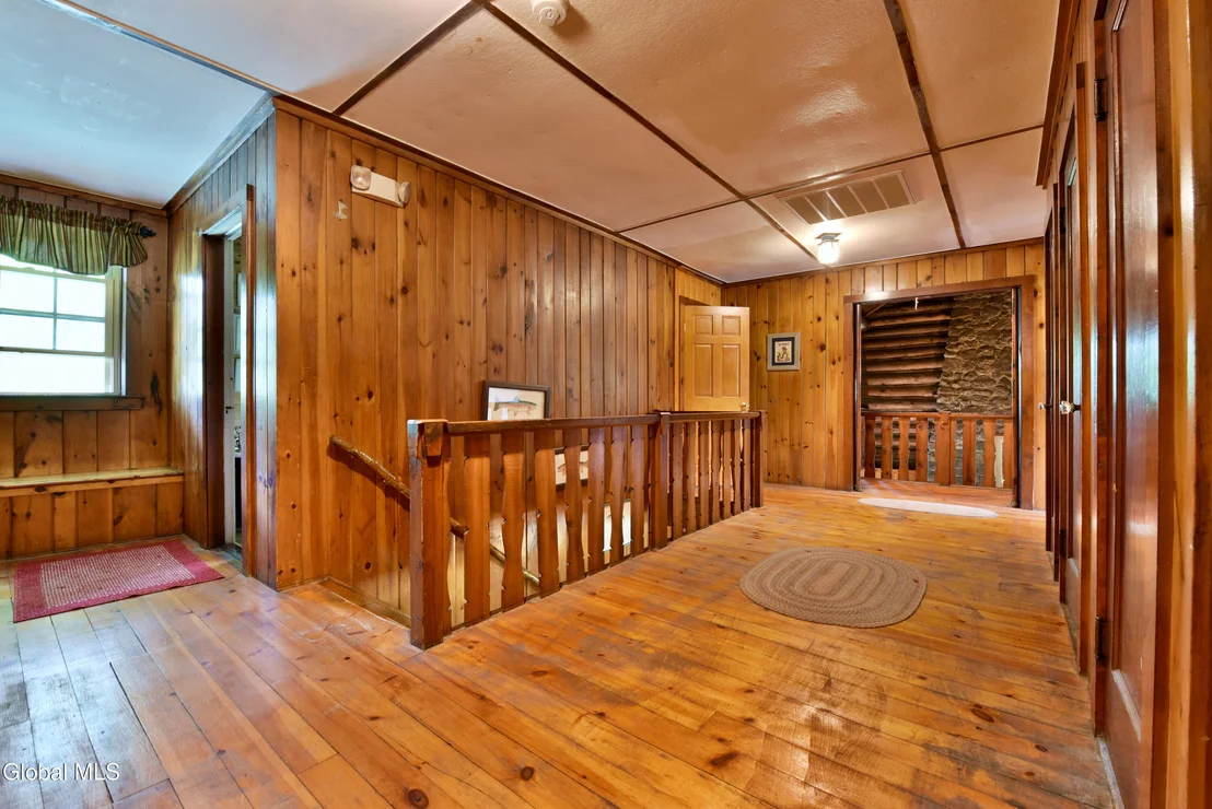 Photo of 746 Howe Road