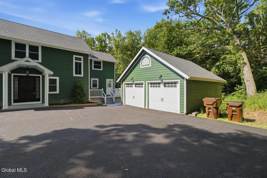 Photo of 335 Maple Road