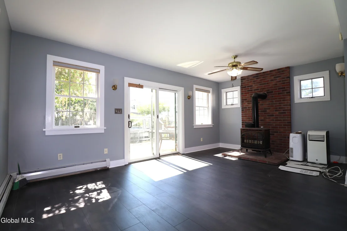 Photo of 417 Eleanor Street