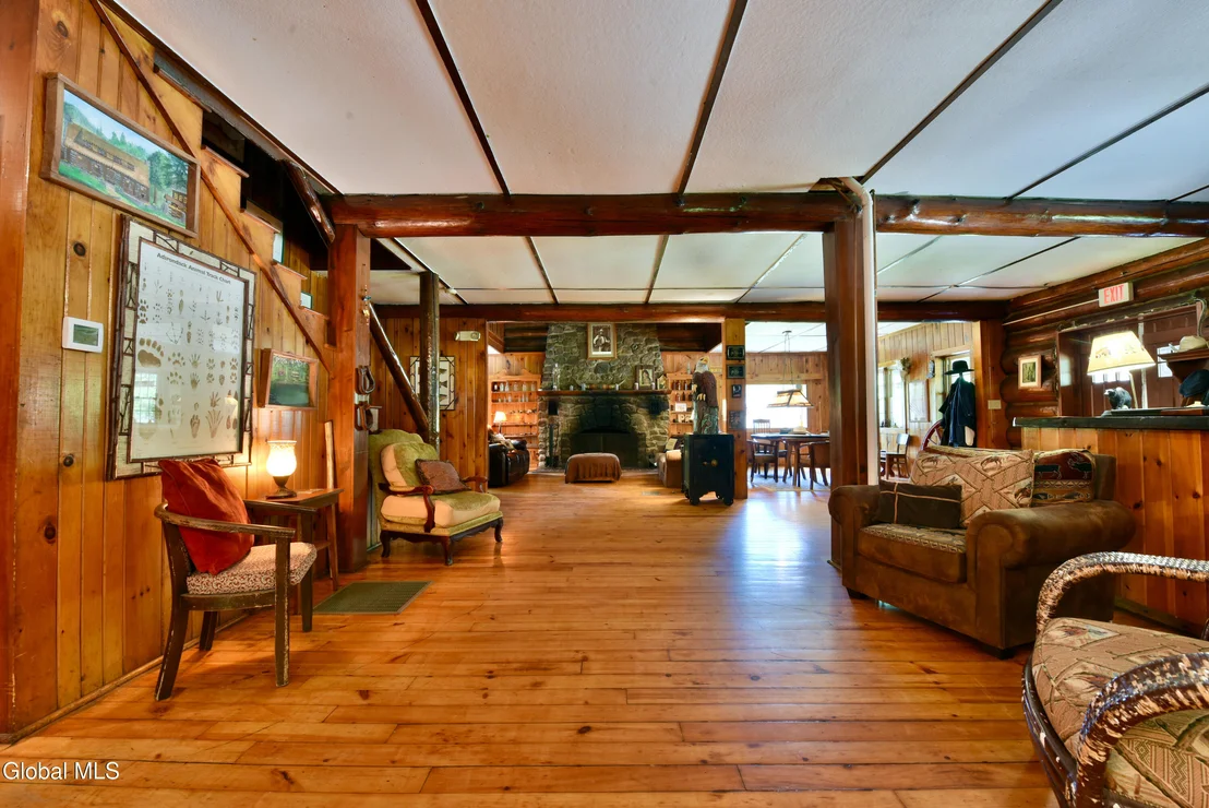 Photo of 746 Howe Road
