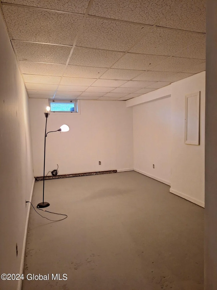 Photo of 747 7th Avenue