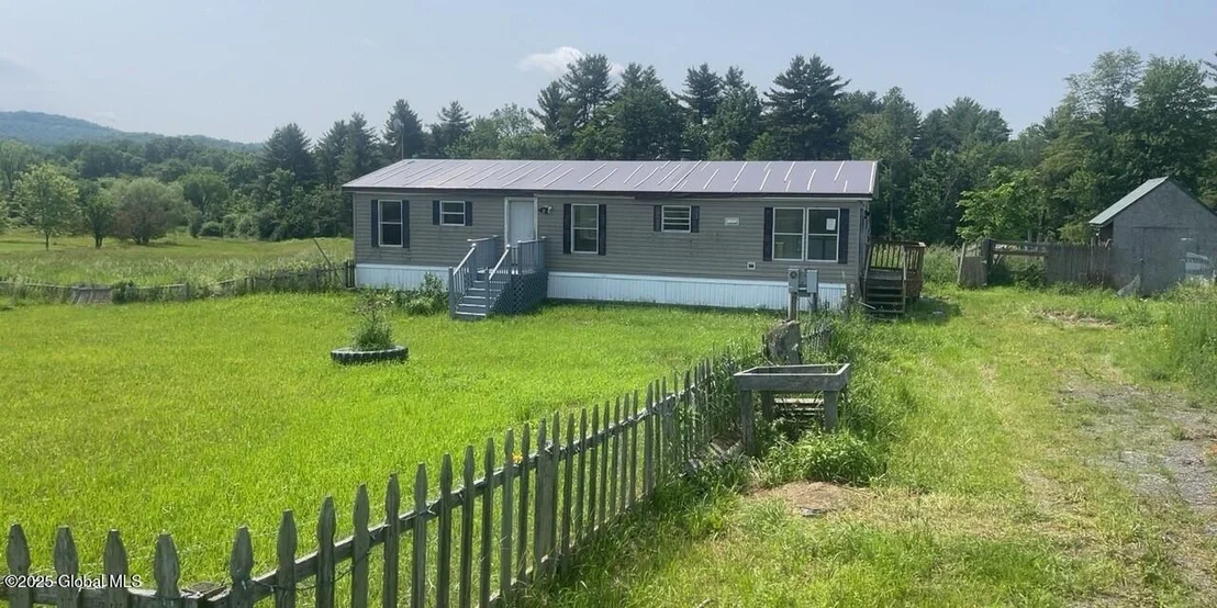 Photo of 714 W Valley Road