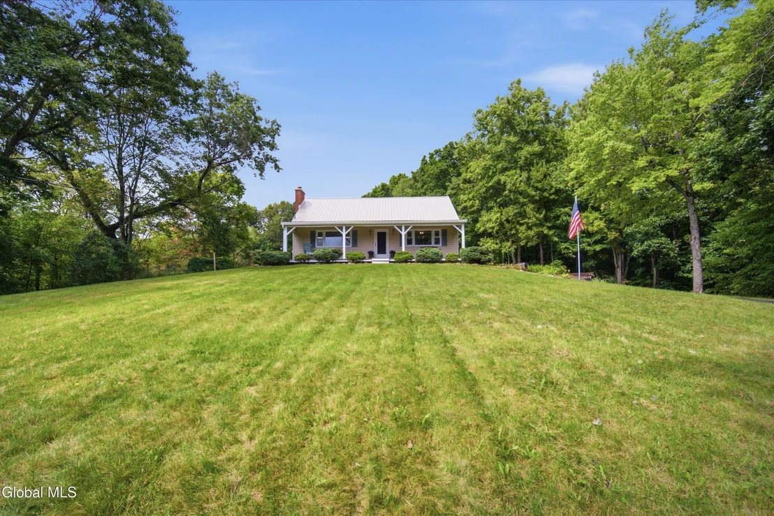 Photo of 1108 North Road