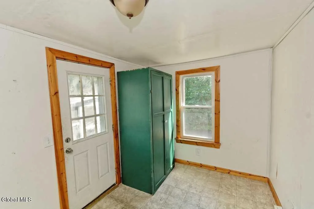 Photo of 3152 N Thompson Street