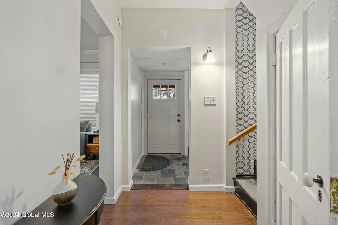 Photo of 35 Mountainview Avenue