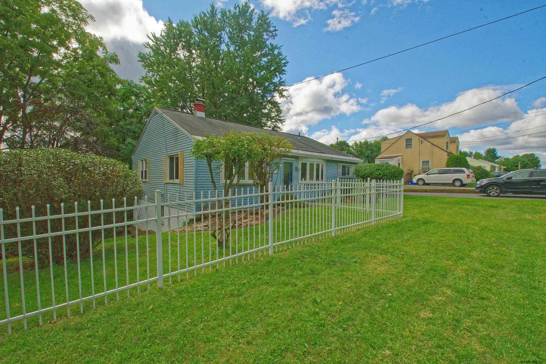 Photo of 3252 TIBBITS Avenue