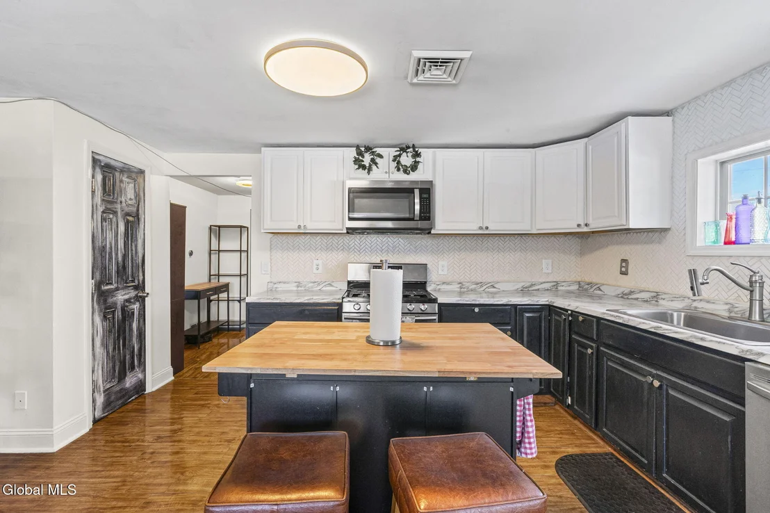 Photo of 4 Valleyview Avenue