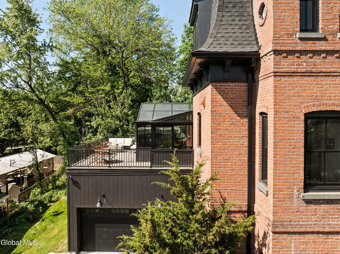 Photo of 33 Davis Street